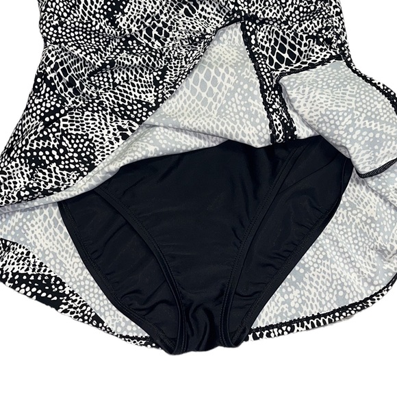 Black & White Swimdress Swim Dress One Piece Swimsuit Skirted S Small - Picture 5 of 6